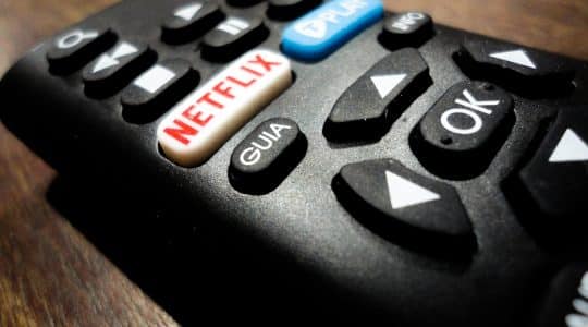 https://pixabay.com/en/netflix-remote-control-electronic-2705725/