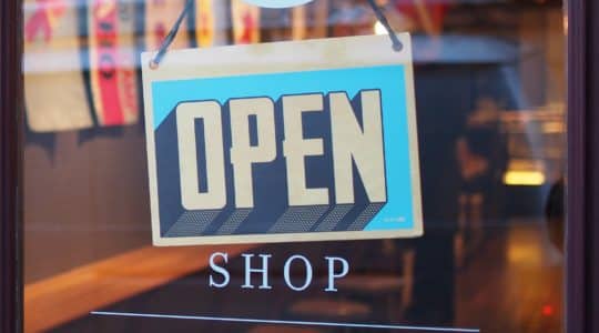 Open shop sign for direct to consumer affiliate marketing article