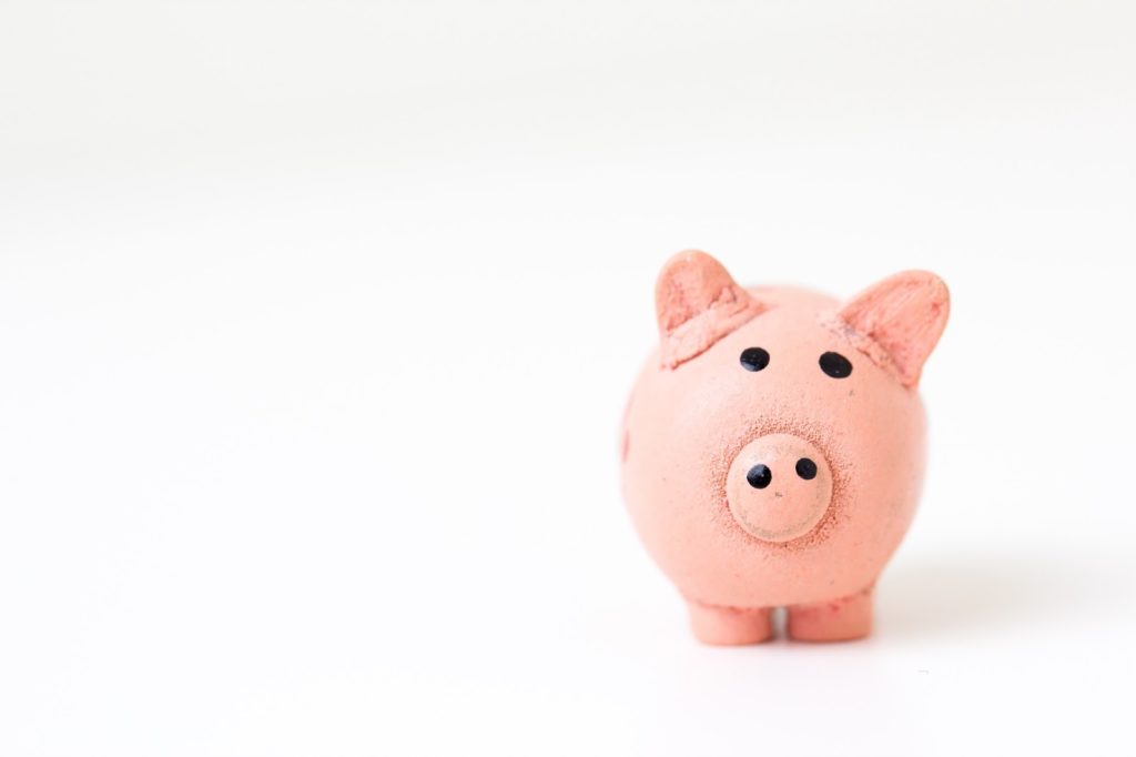 Image of a piggy bank to represent financial services affiliate marketing.