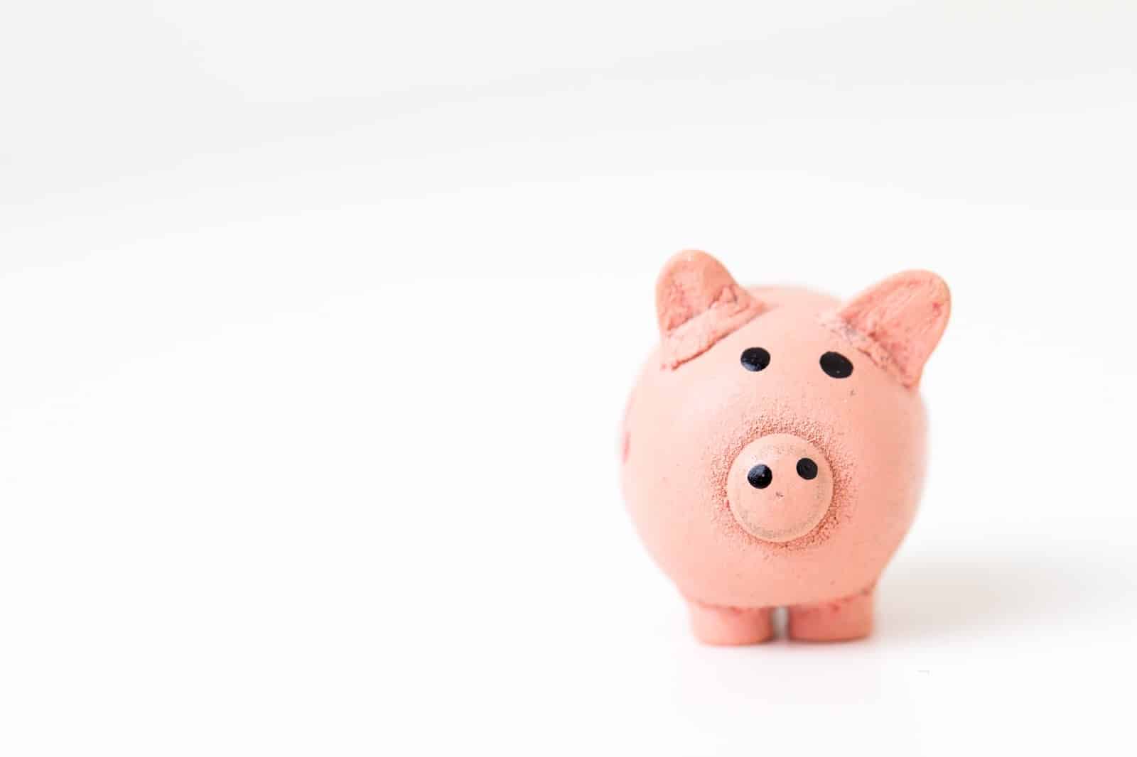 Image of piggy bank for financial services affiliate marketing